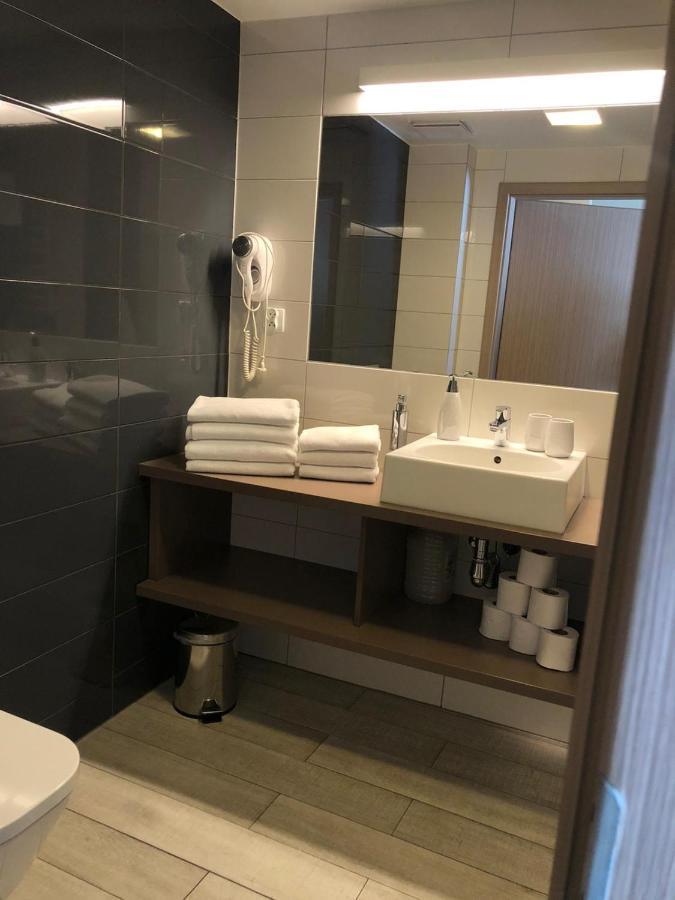 Atrakcyjny Apartament Czarna Gora Строне-Слёнске Экстерьер фото